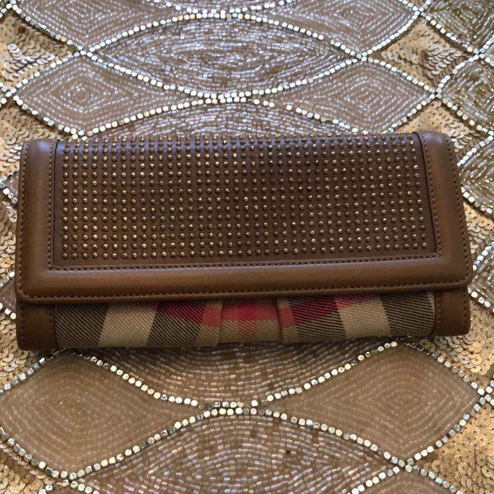 Authentic Burberry wallet NEW*